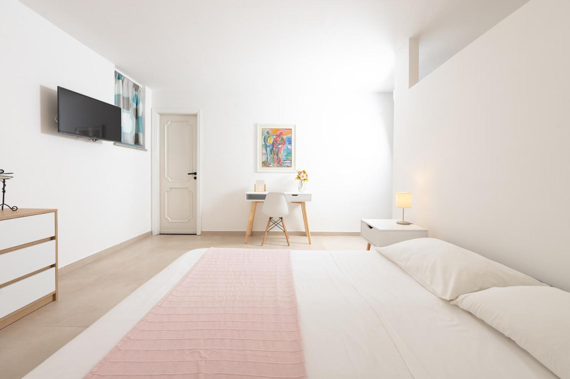 Gioia 13 & Apartahotel Procida