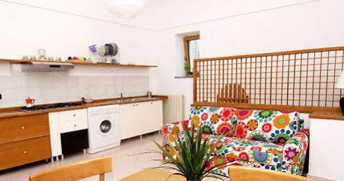 Gioia 13 & Apartahotel Procida