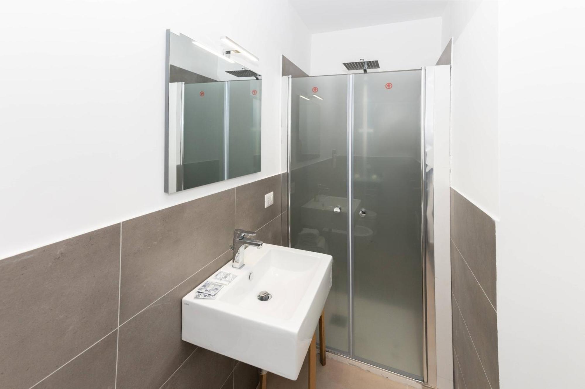 Gioia 13 Aparthotel 5*