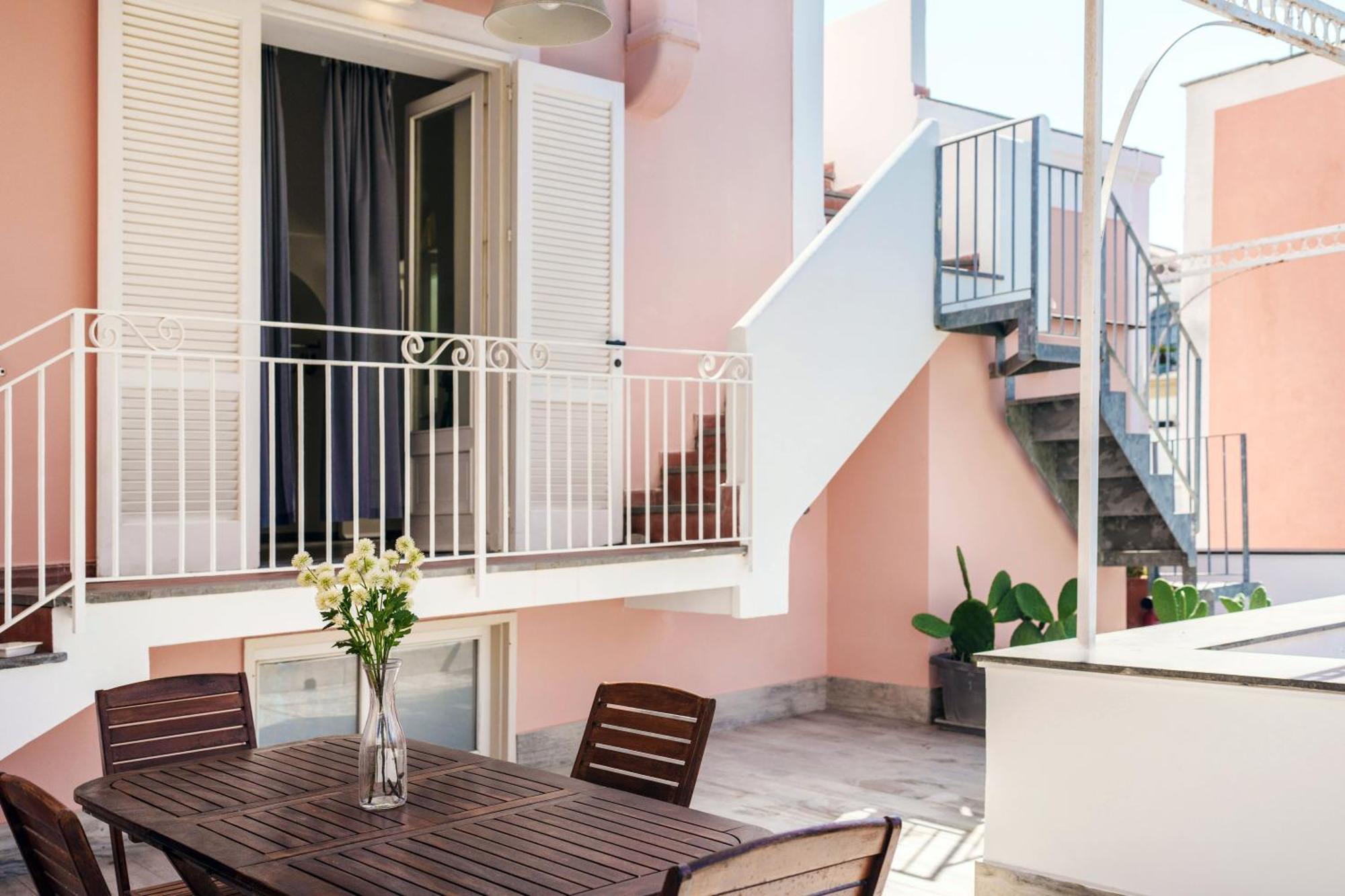 Gioia 13 Aparthotel 5*